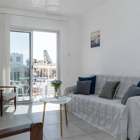 Pool View City Center 1br -